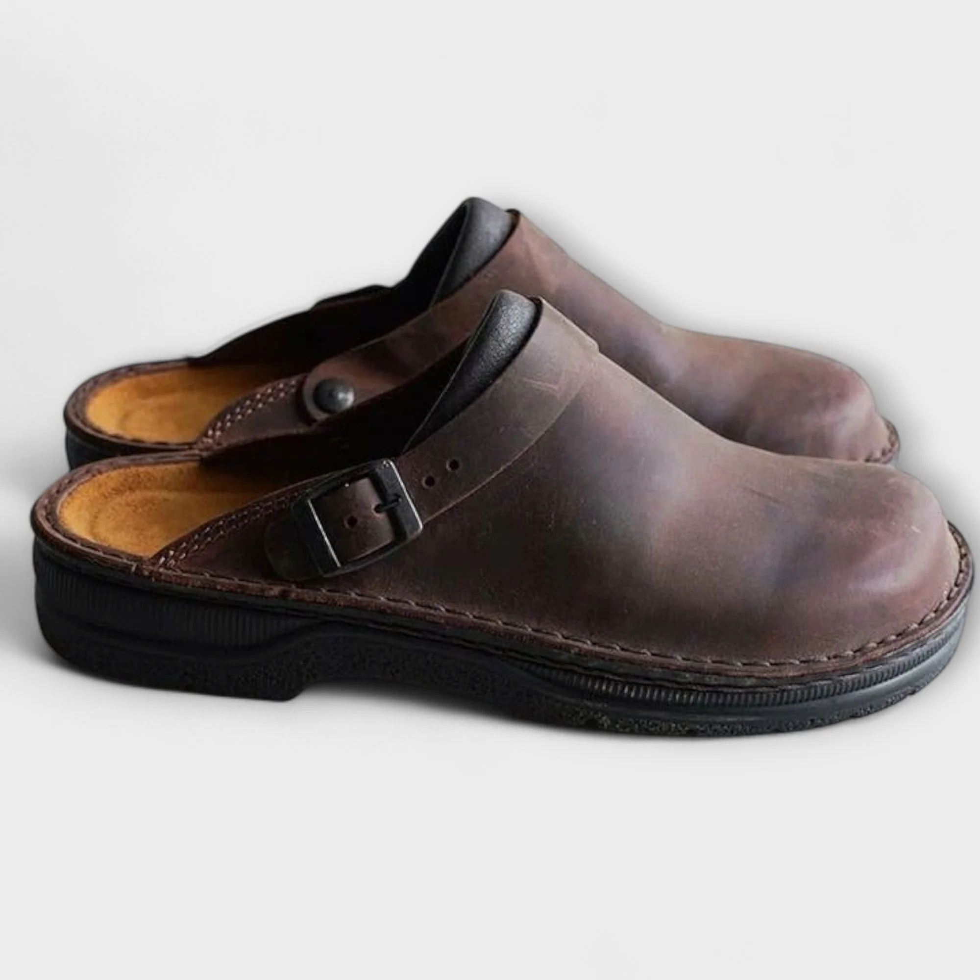 Oliver Relaxed Fit Clogs | Buckle Strap Thick Sole Clogs